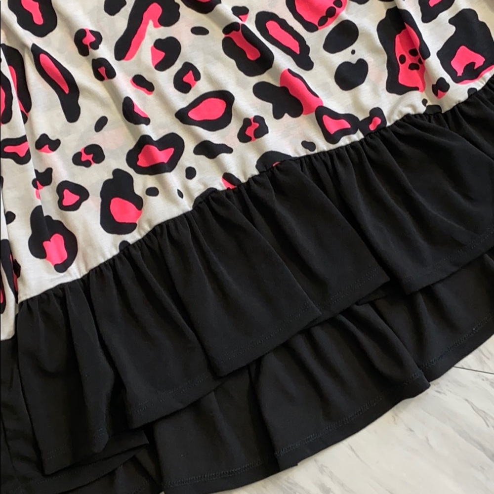 Neon Pink Leopard Tee - Picture 3 of 3